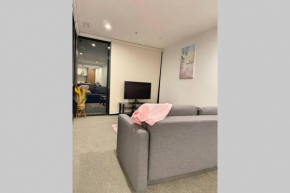 1BR New, Cozy & Relaxing - 927 Woden GCT